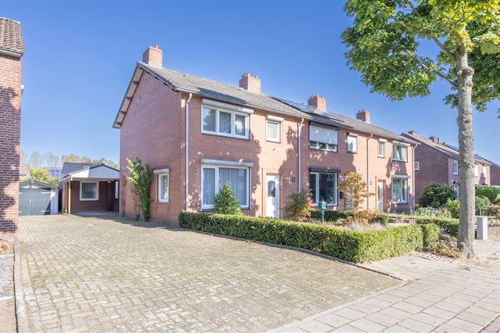 Koningin Wilhelminalaan 111A in Swalmen foto