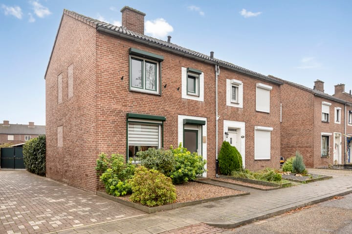 Koningin Wilhelminalaan 92 in Swalmen foto