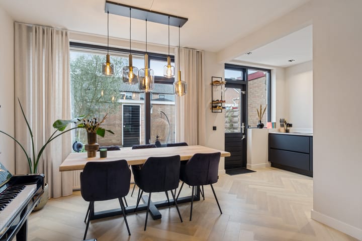 Koningin Wilhelminastraat 22 in Benthuizen foto