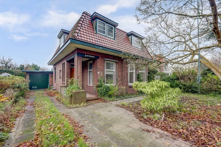 Koninginnelaan 14 in Rozenburg foto