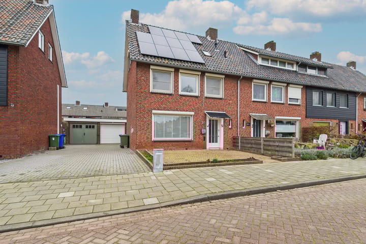 Koninginnelaan 30 in Terneuzen foto