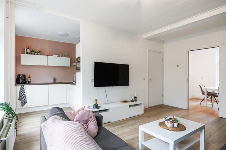 Koninginnelaan 77b in Groningen foto