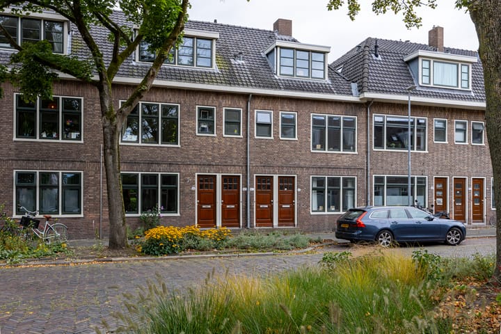 Koninginnelaan 82 in Groningen foto