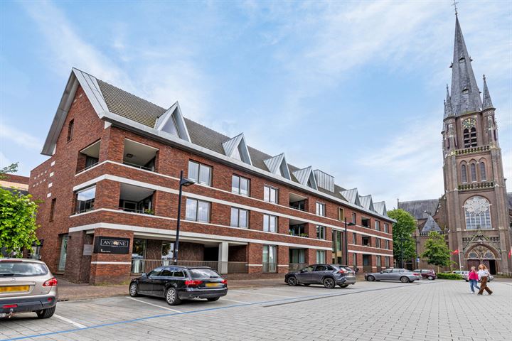 Koningsplein 33 in Asten foto