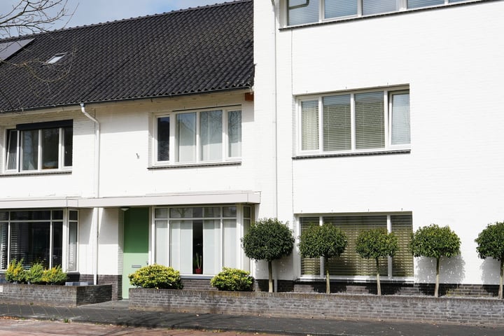 Koolhovenlaan 13 in Tilburg foto