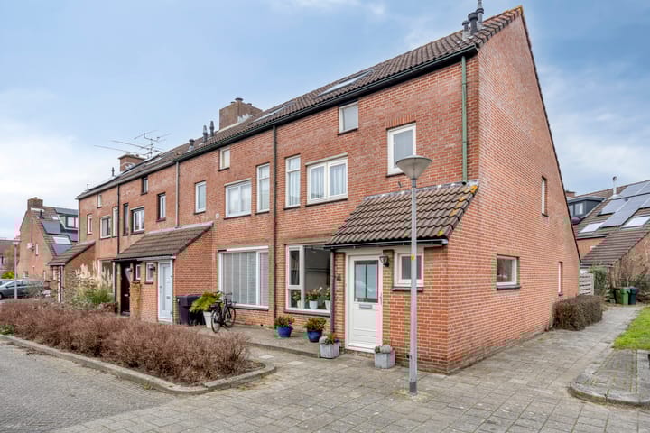 Koperwieklaan 4 in Voorschoten