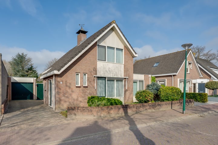 Korenbloem 13 in Molenschot foto