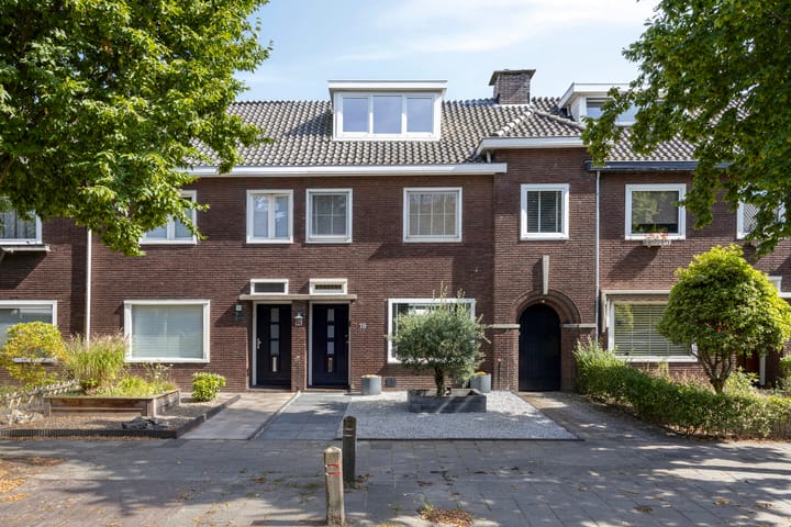 Korenbloemstraat 18 in Helmond foto