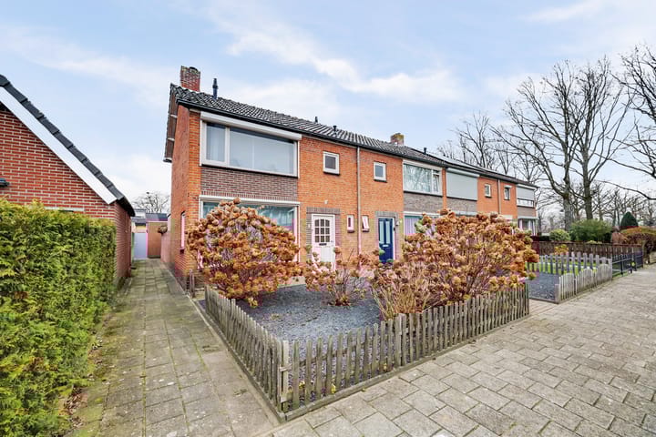 Korenbloemstraat 8 in Waalwijk foto