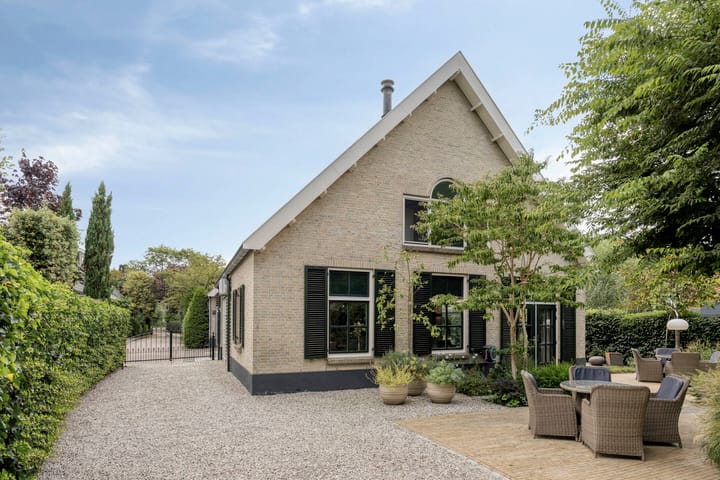 Kralingseweg 358A in Rotterdam foto