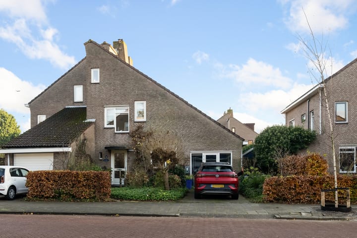 Krayenhofflaan 13 in Heemskerk foto