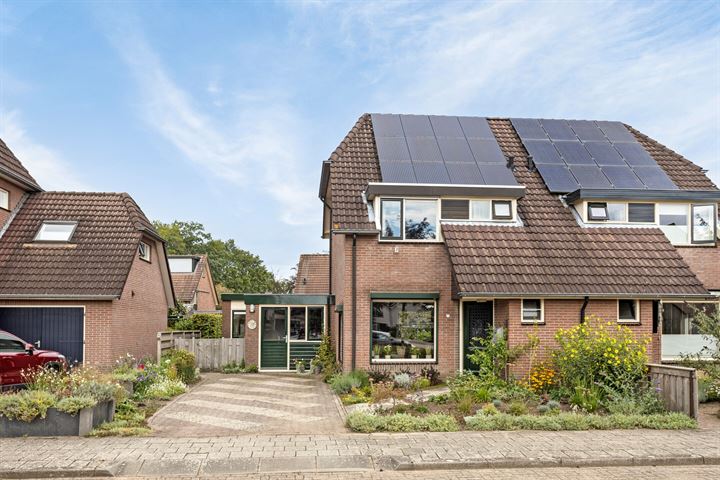 Kreunenskamp 13 in Hengelo (Gld) foto