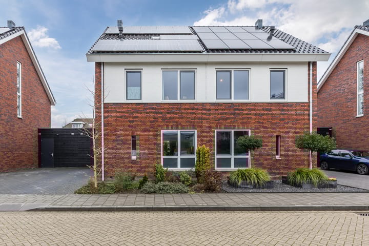 Kruipheide 25 in Helmond foto