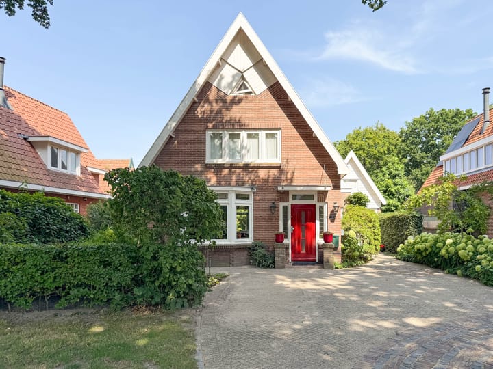 Kruisweg 33 in Bergen (NH) foto