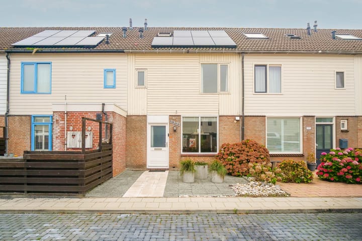 Kruiszwin 2331 in Julianadorp foto