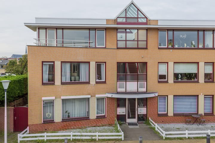 Kruizemunt 13 in Noordwijk foto