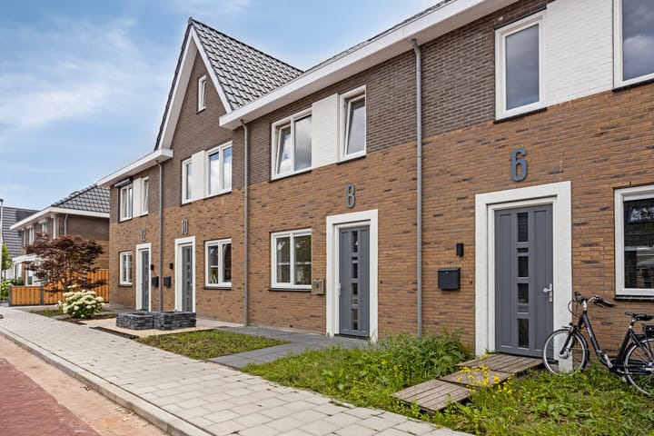 Kruizemunt 8 in Vroomshoop foto