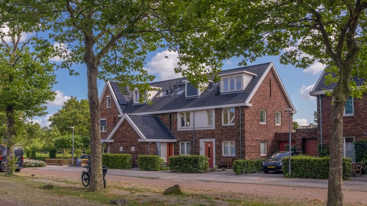 Kuyperbrink 21 in Voorschoten foto