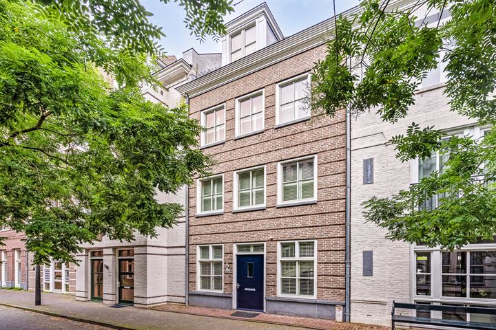 Laan door de Veste 62 in Helmond foto