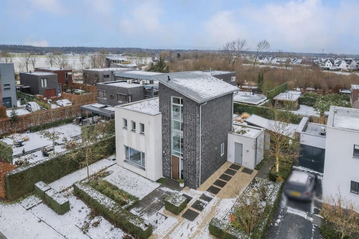 Laan van de Poolse Brigade 6 in Arnhem foto