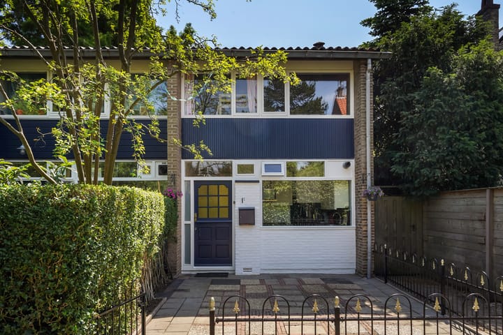 Laan van Overvest 1C in Delft foto