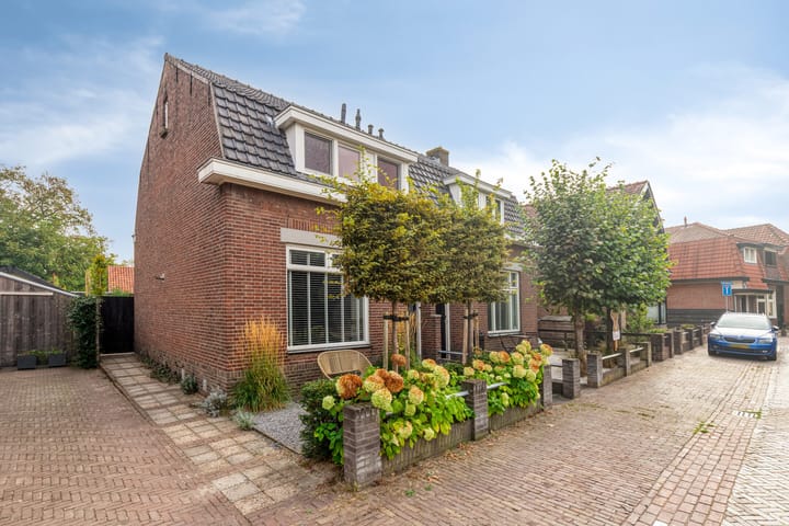 Lageweg 14 in Terheijden foto