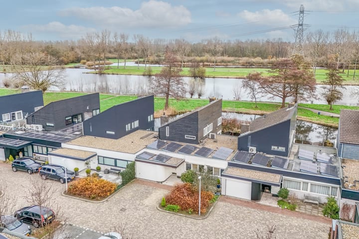 Lahndal 17 in Capelle aan den IJssel foto