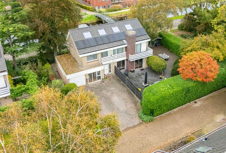 Langeweg 86 in Roelofarendsveen foto