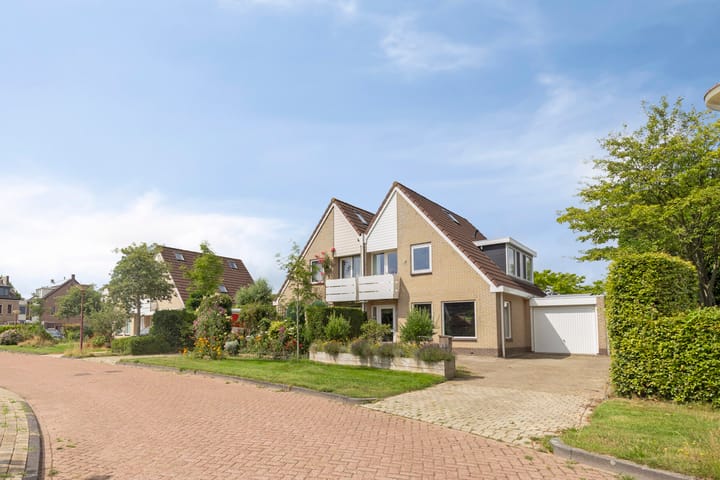 Lantingawerf 16 in IJlst foto