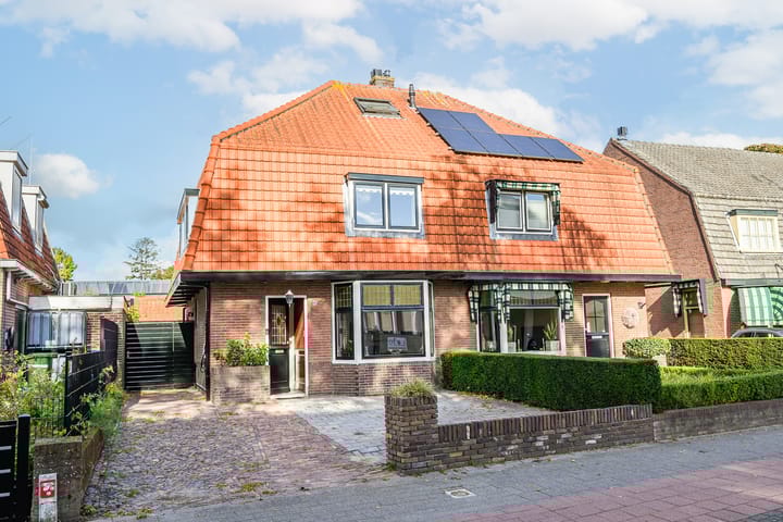 Larenseweg 105 in Hilversum foto