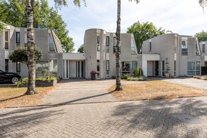 Lariksrode 15 in Helmond foto