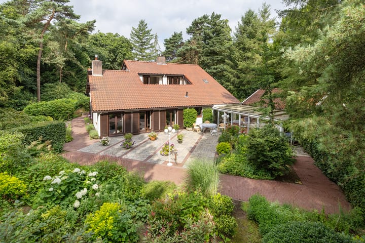 Lassuslaan 61 in Bilthoven foto