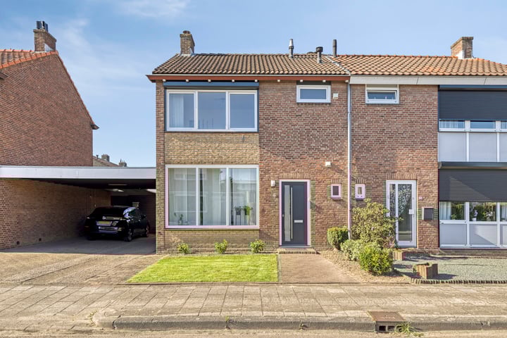 Ledderkenstraat 8 in Stein foto