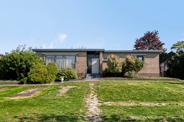 Leemstraat 1a in Roosendaal foto