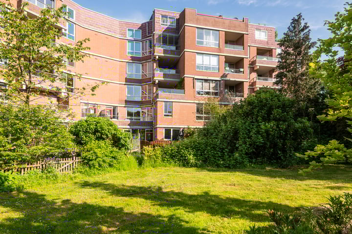 Leerdamhof 254 in Amsterdam foto