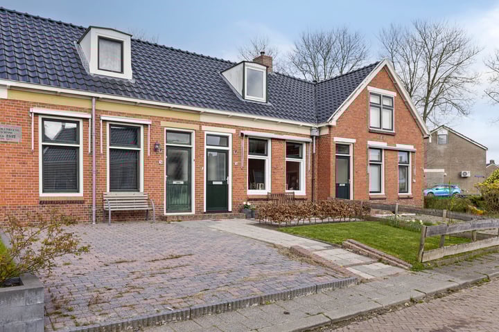 Leerweg 24 in Ulrum foto