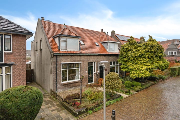 Leeuwarderstraat 10 in Leeuwarden foto