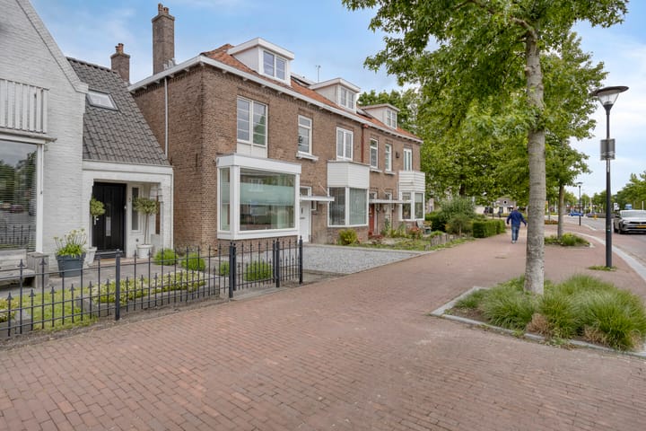 Leeuwarderweg 7 in Sneek foto