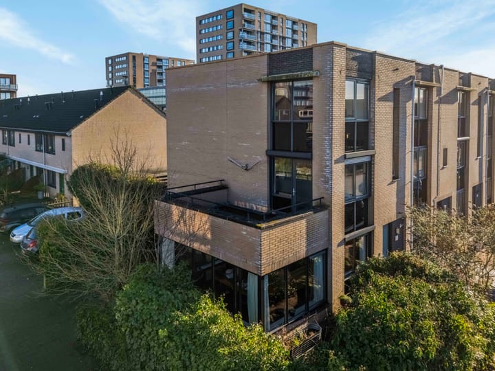 Leeuwenburg 147 in Barendrecht foto