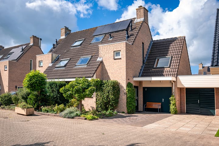 Leeuwenhorst 6 in Alphen aan den Rijn foto