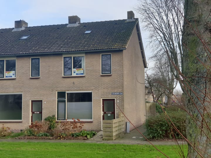 Leeuweriklaan 2 in Enkhuizen foto