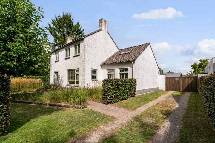 Leeuwkesdries 1 in Galder foto