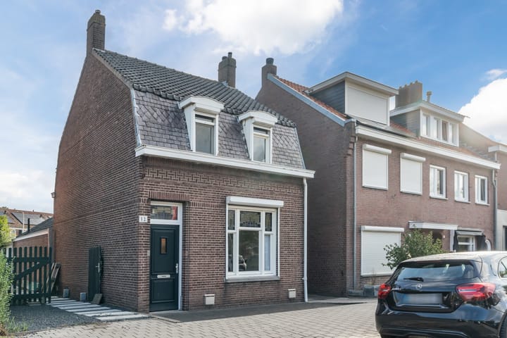 Leharstraat 12 in Tilburg foto