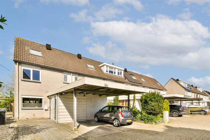 Leijhof 12 in Almere foto