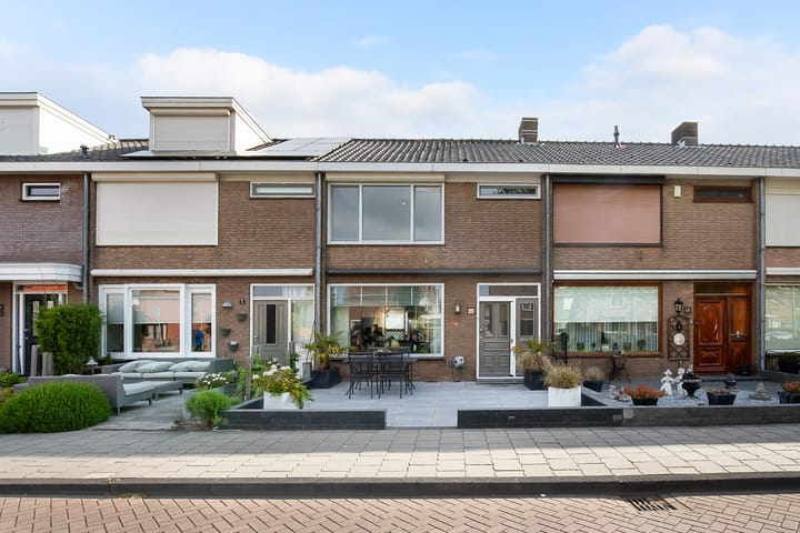 Leliestraat 16 in Volendam foto