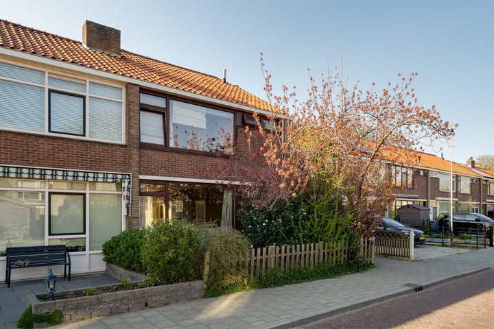 Leliestraat 16 in Rozenburg foto