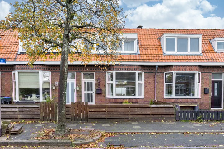 Leliestraat 19 in Leeuwarden foto