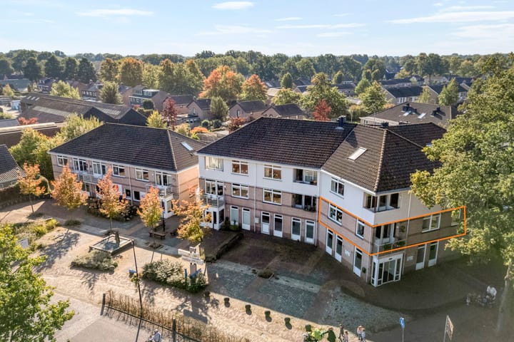 Lesturgeonplein 22 in Vledder foto