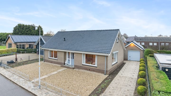 Leutsestraat 2a in Angeren foto