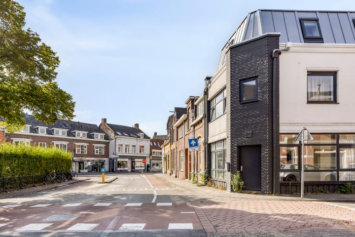 Lieve-Vrouweplein 1 in Tilburg foto